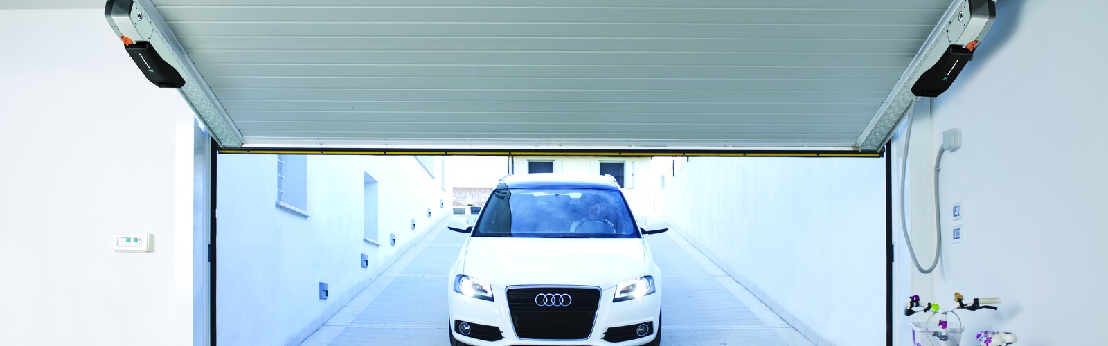 Подъемно-поворотные ворота