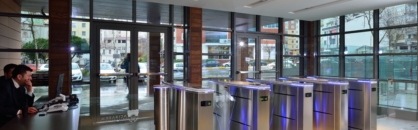 Почему турникеты – надежный способ контроля доступа