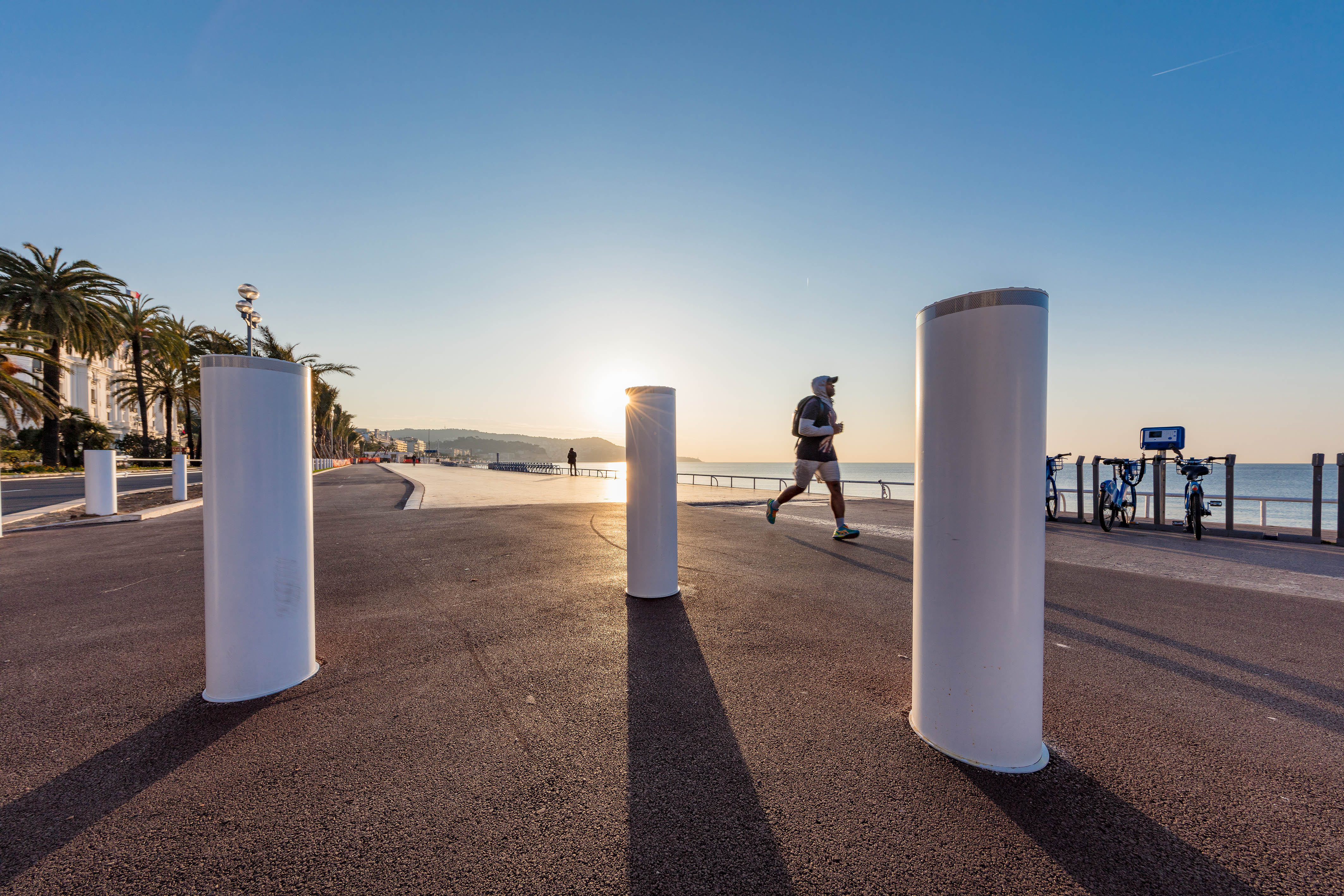 Автоматический выдвижной противотаранный блокиратор ONE30 Ø250 H1000 (2 из 2)