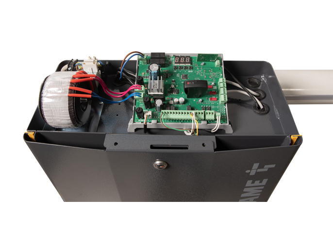 Тумба шлагбаума из оцинкованной и окрашенной стали для проездов до 6.5 м, класс защиты IP54